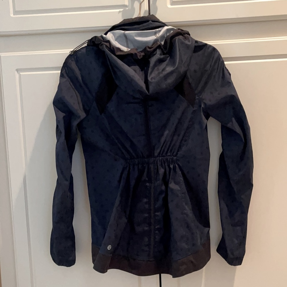 Lululemon Gather and Sprint Jacket - Picture 6 of 15